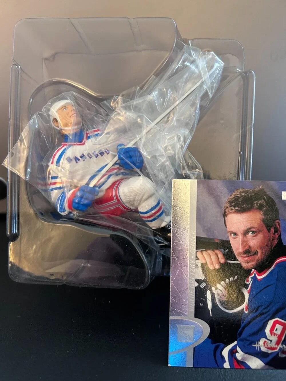Hallmark Keepsake Ornament 1997 Wayne Gretzky NHL Hockey Greats + Card NY Ranger